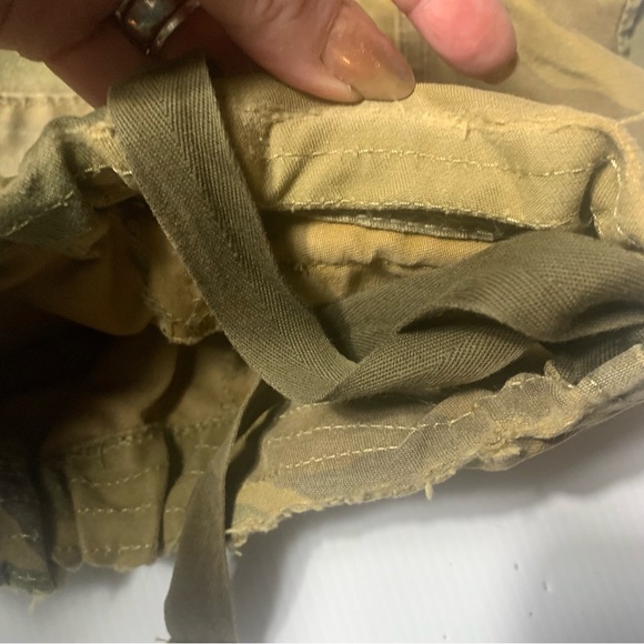 Abercrombie & Fitch vintage men's 34 Tan Camouflage Cargo Shorts, rugged ,cotton - Picture 11 of 16